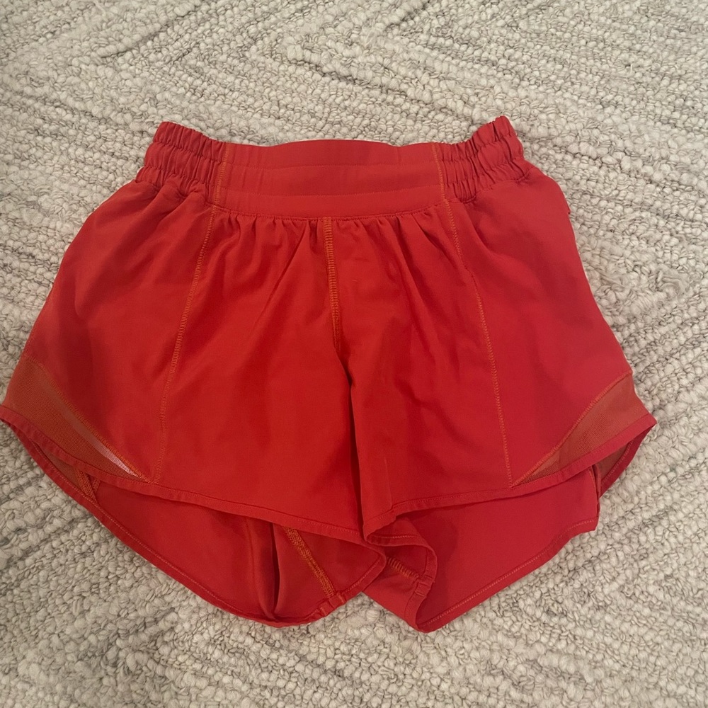 Lululemon 4’ hotty hots